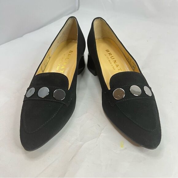 BRUNATE loafer 31891 nero
Women loafers in black nubuck leather w/ a small heel - Picture 2 of 13